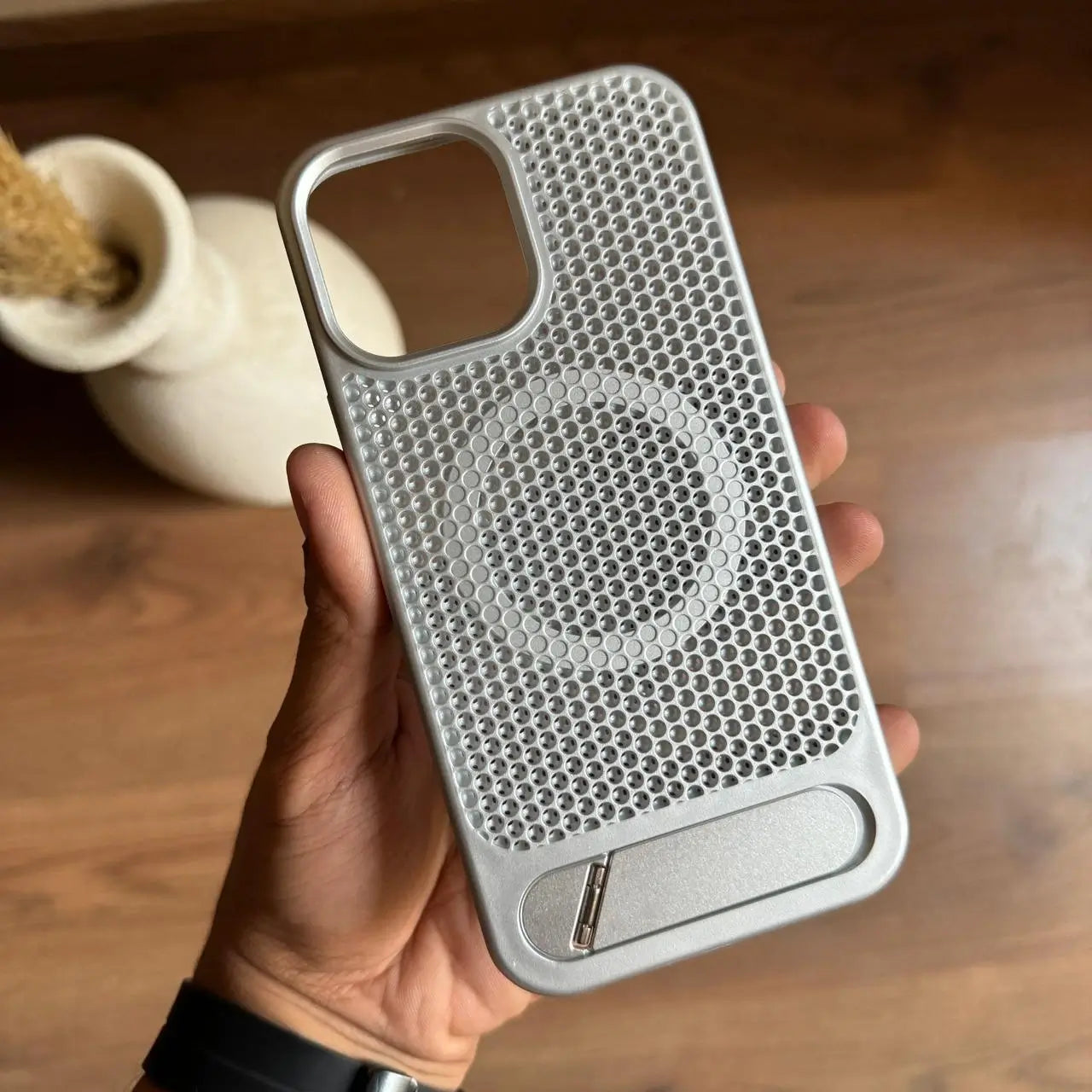 Dotted MagSafe Case with Holder – Stylish, Functional & Secure!