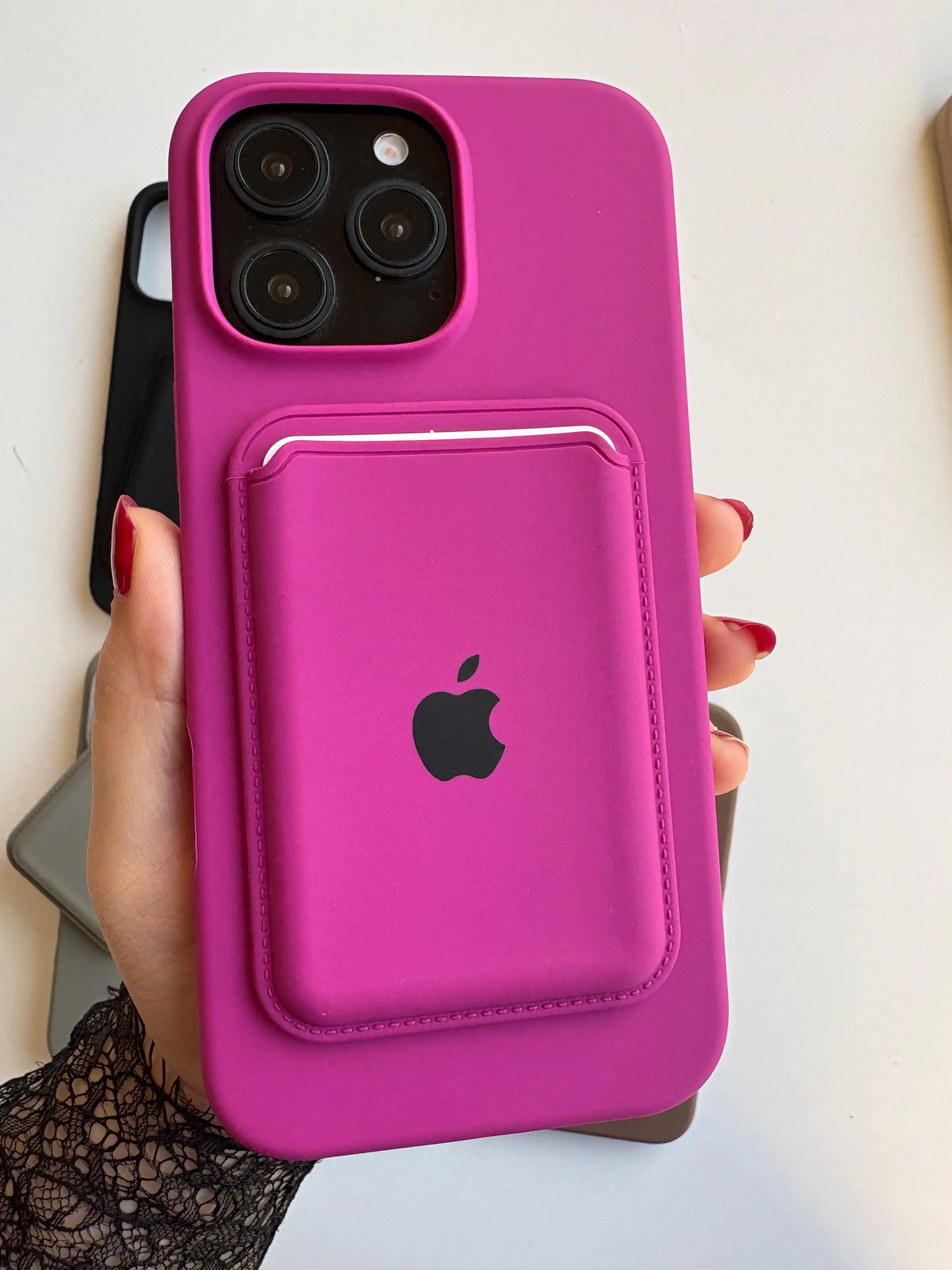 Cover with wallet magsafe 