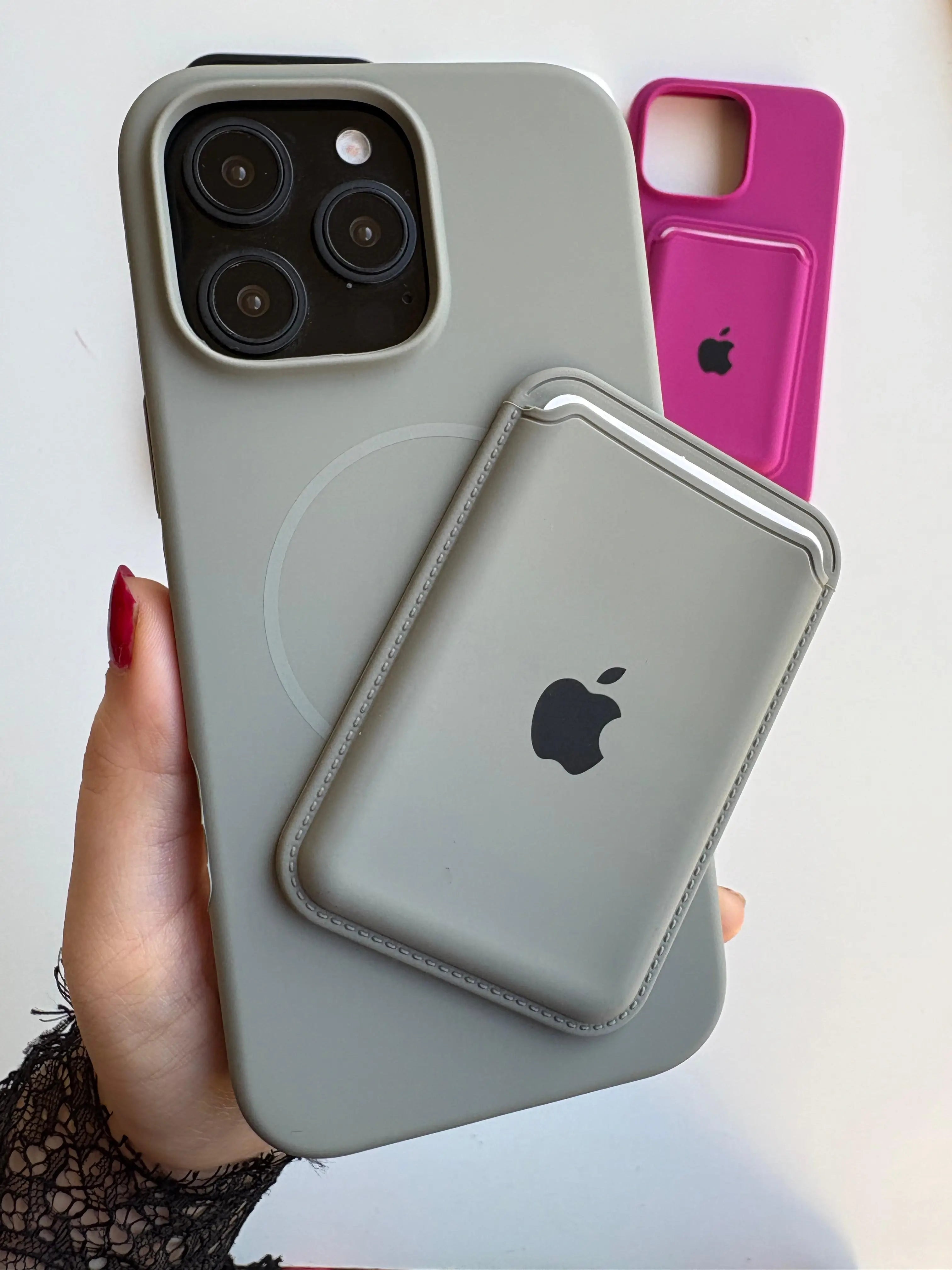 Cover with wallet magsafe 
