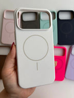 Silicone case with MagSafe