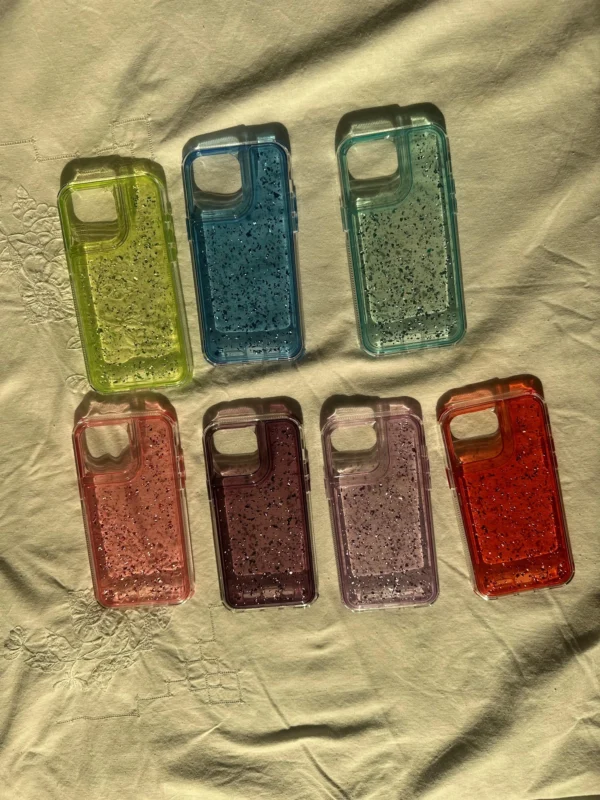 Transparent Glitter case - Image 5